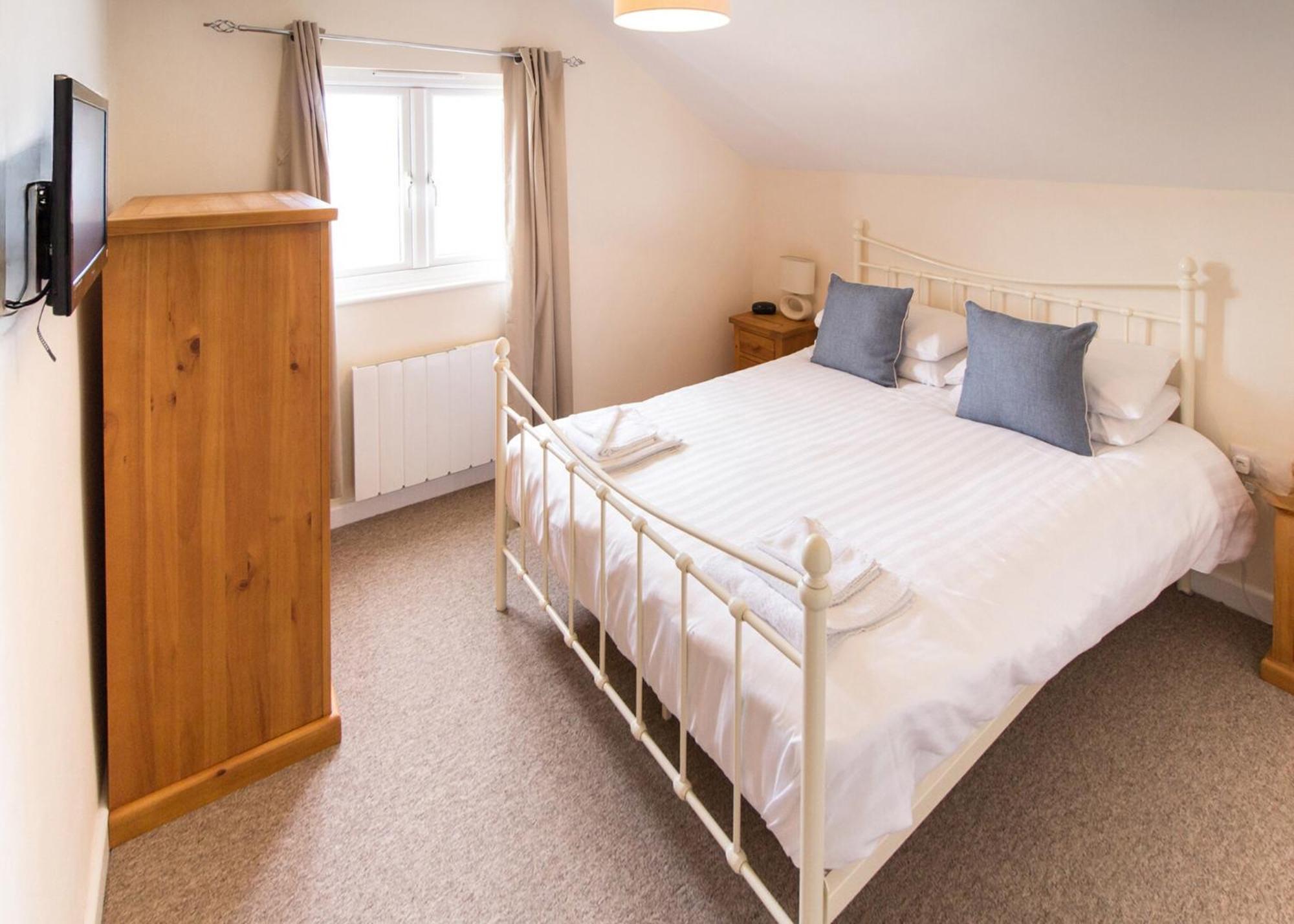 Salterns Village Seaview Room photo